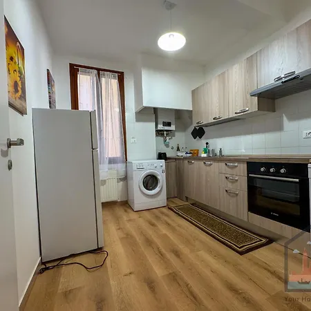 Апартаменты Accademia 10 Minutes From San Marco Венеция